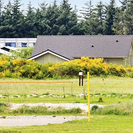 Three-bedroom Holiday In 18 Vakantiehuis Brovst