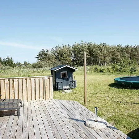 Three-bedroom Holiday In 18 Vakantiehuis Brovst