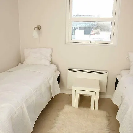 Vakantiehuis Three-bedroom Holiday In 18 Brovst